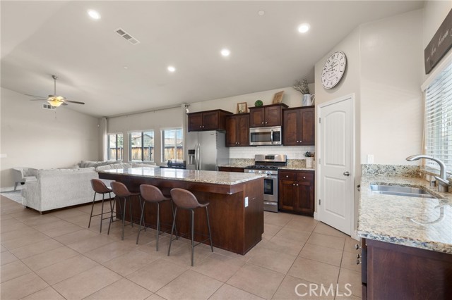 Detail Gallery Image 13 of 44 For 9500 Laurelwood Ct, Shafter,  CA 93263 - 4 Beds | 2 Baths