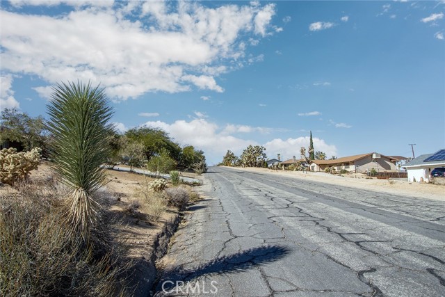 Detail Gallery Image 8 of 15 For 4444 Navajo Trl, Joshua Tree,  CA 92252 - – Beds | – Baths
