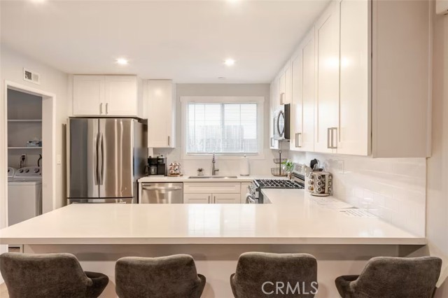 Detail Gallery Image 12 of 17 For 6537 Sheltondale, West Hills,  CA 91307 - 3 Beds | 2 Baths