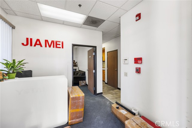 620 S Magnolia Avenue, Ontario CA: https://media.crmls.org/medias/10f00c4f-25d8-4cf7-bd30-9e756614830a.jpg