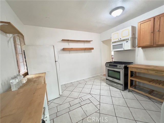 Detail Gallery Image 8 of 20 For 1915 Echo Park, Los Angeles,  CA 90026 - 2 Beds | 1 Baths