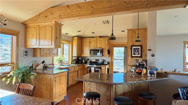 Detail Gallery Image 24 of 68 For 275 Canyon, Pinon Hills,  CA 92371 - 3 Beds | 2/1 Baths