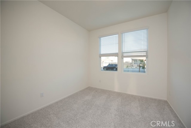 Detail Gallery Image 6 of 19 For 12614 Edina Ct, Victorville,  CA 92392 - 5 Beds | 2/1 Baths