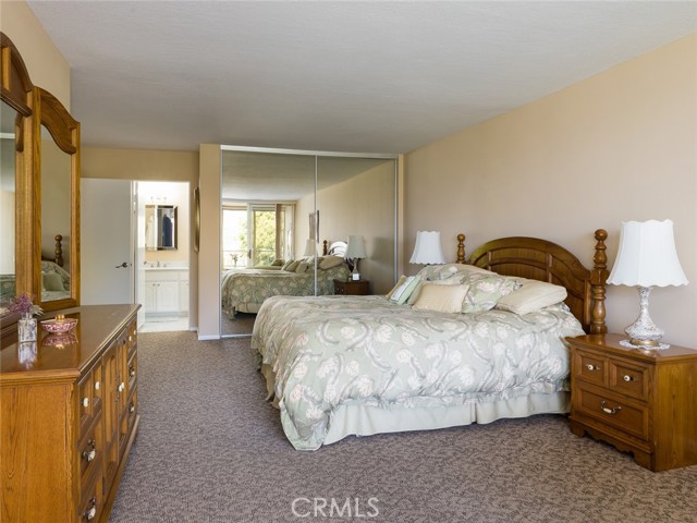 Very large master bedroom with en-suite bath.