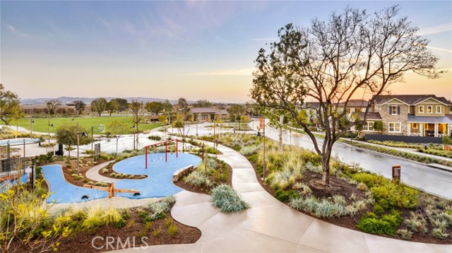 450 Loon, Irvine CA: https://media.crmls.org/medias/10f47c09-403e-4ec2-b82d-e530a5d1b52f.jpg