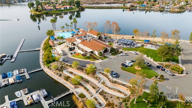 31502 Emperor Drive, Canyon Lake CA: https://media.crmls.org/medias/10f52fac-2685-4c27-8f51-6b6868b02dc5.jpg
