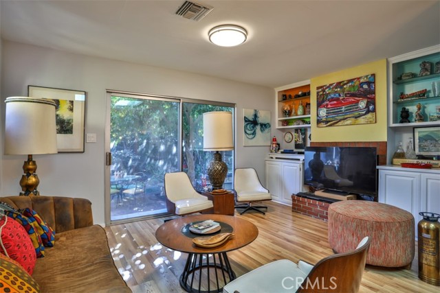 Detail Gallery Image 9 of 20 For 12700 Sarah St, Studio City,  CA 91604 - 2 Beds | 2 Baths