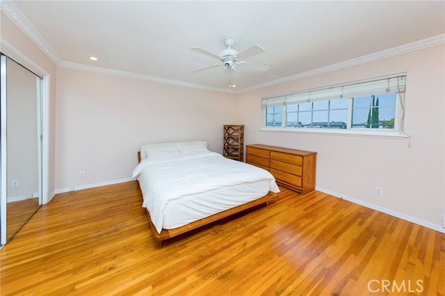 10165 Sully Drive, Sun Valley CA: https://media.crmls.org/medias/10f5d6db-469e-4e9b-8da9-090f2e7ec011.jpg