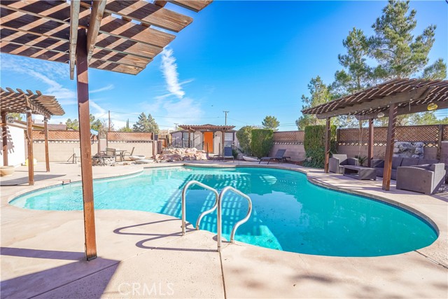 14415 Erie, Apple Valley CA: https://media.crmls.org/medias/10f61cbf-fc57-4b5a-b4b1-8adfed9fadee.jpg
