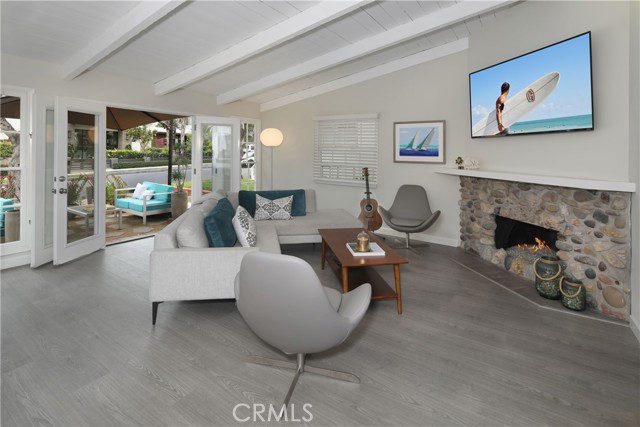 Detail Gallery Image 9 of 16 For 321 Iris Ave, Corona Del Mar,  CA 92625 - 2 Beds | 2 Baths