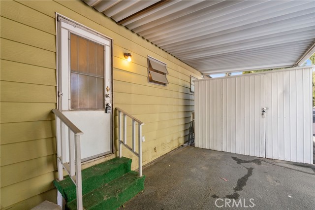 2692 Highland Avenue, Highland CA: https://media.crmls.org/medias/10f70ef9-ab75-49e1-958d-3ee1dd6a2e16.jpg