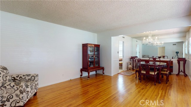 13322 Valleyheart N Drive, Sherman Oaks CA: https://media.crmls.org/medias/10f72449-25be-420a-8dbf-7c47d3f15afc.jpg