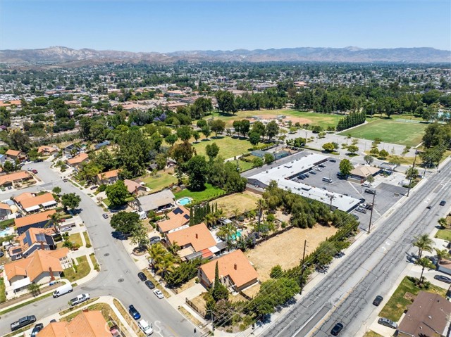 1408 Crocker Street photo 2