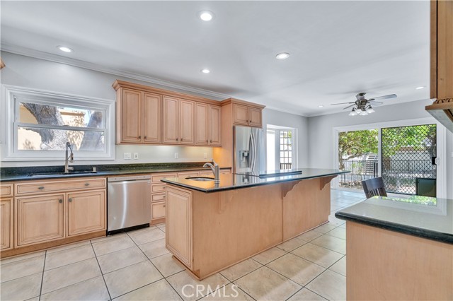Detail Gallery Image 22 of 63 For 2747 E Ocean Bld, Long Beach,  CA 90803 - 6 Beds | 7 Baths