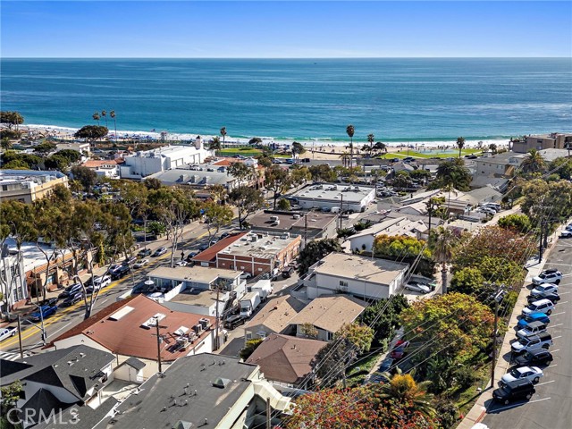 189 Lower Cliff Drive, Laguna Beach CA: https://media.crmls.org/medias/10f92fe3-238d-41eb-a7d0-633fd9febee9.jpg