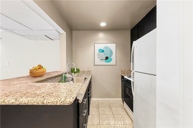 Detail Gallery Image 9 of 18 For 18645 Hatteras, Tarzana,  CA 91356 - 1 Beds | 1 Baths