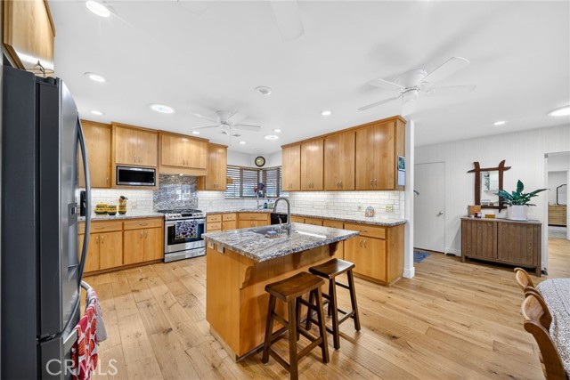 Detail Gallery Image 16 of 75 For 4872 N Arcade, Fresno,  CA 93704 - 4 Beds | 2 Baths