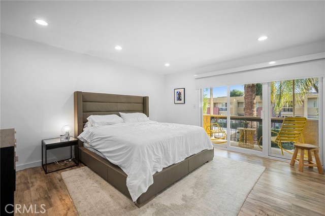 Detail Gallery Image 15 of 31 For 5435 Yarmouth #7,  Encino,  CA 91316 - 2 Beds | 2/1 Baths