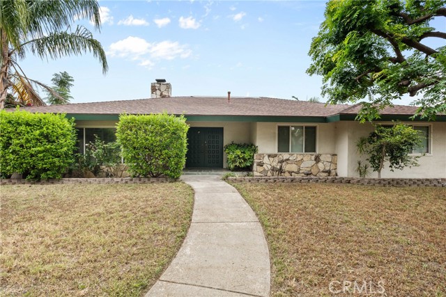 1754 N 1st Avenue, Upland CA: https://media.crmls.org/medias/10fe9678-ee5c-4e23-8055-49cb0d234ecd.jpg