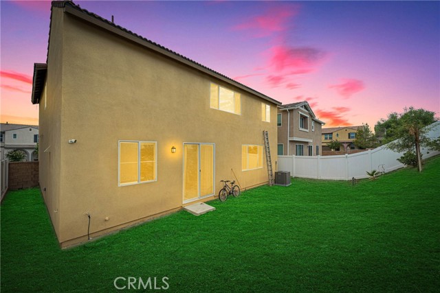 530 Cumberland Rd, Rialto, CA 92377 photo 8