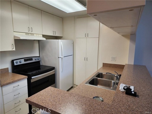 23302 Sesame Street, Torrance CA: https://media.crmls.org/medias/10fec551-6b42-4aa4-bf0c-a1f85ca9b10e.jpg