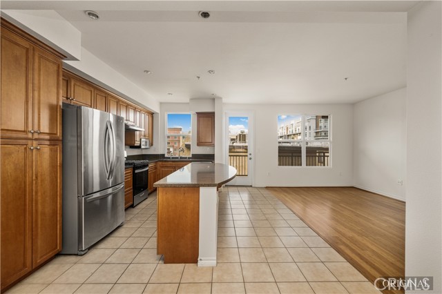 Detail Gallery Image 9 of 30 For 85 E Commonwealth Ave 3d,  Alhambra,  CA 91801 - 2 Beds | 2 Baths