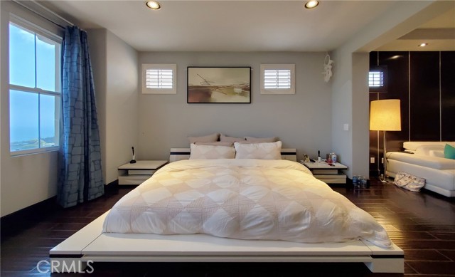 34 Sunset Cove, Newport Coast CA: https://media.crmls.org/medias/10ff393d-d12f-4170-8349-578167d9f1de.jpg