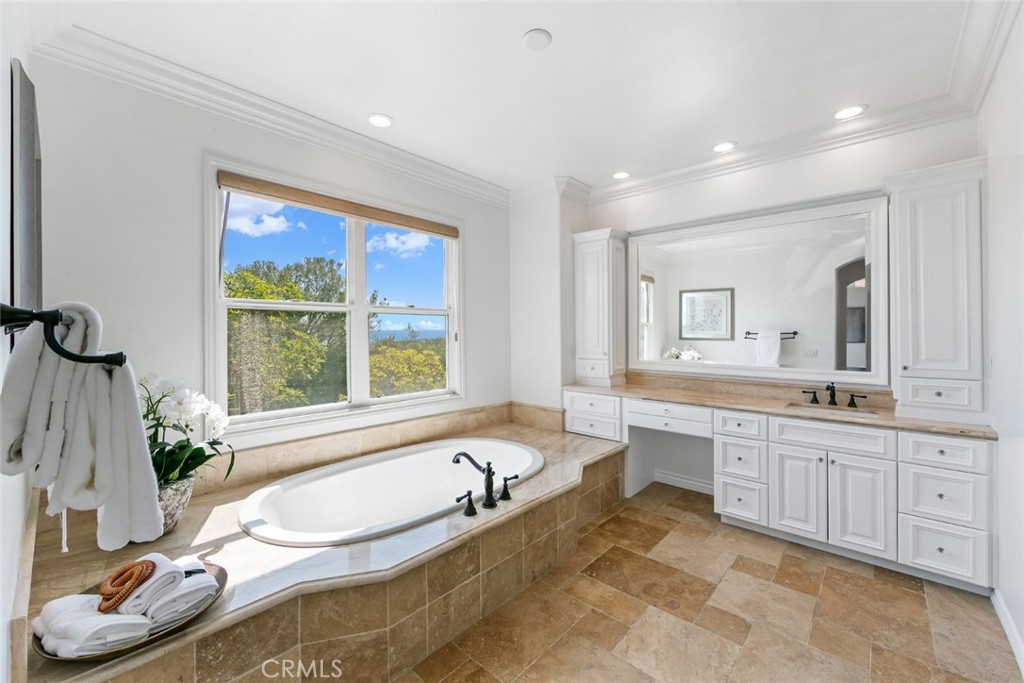 MLS #OC25237123 image #33