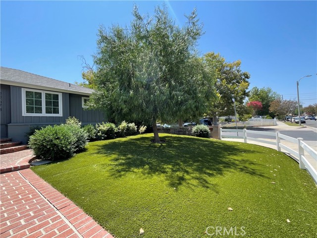 Detail Gallery Image 3 of 37 For 22678 Kittridge St, West Hills,  CA 91307 - 4 Beds | 3 Baths