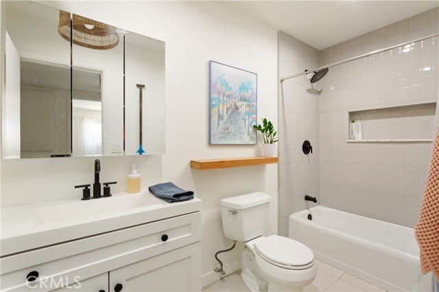 2136 E Jackson Avenue, Orange CA: https://media.crmls.org/medias/10ff894f-54a9-4d7b-bdae-d534ad61bdae.jpg