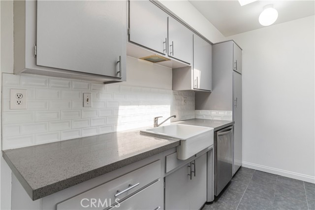 11138 Aqua Vista Street, Studio City CA: https://media.crmls.org/medias/1100030f-6b9c-4652-ac35-304f5606c508.jpg