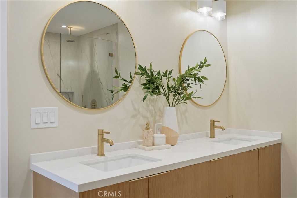 https://media.crmls.org/medias/11001b54-8a95-444c-a179-a900a729fb85.jpg?preset=X-Large