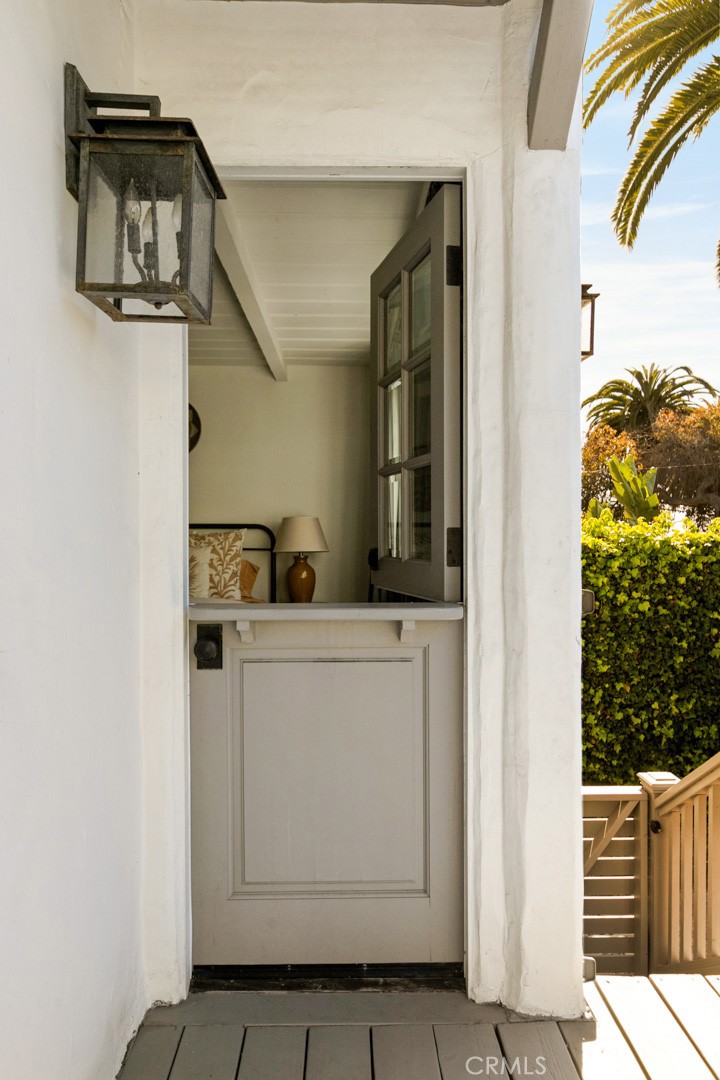 https://media.crmls.org/medias/11005f07-ced9-4d04-8b0b-872966a74d34.jpg?preset=X-Large
