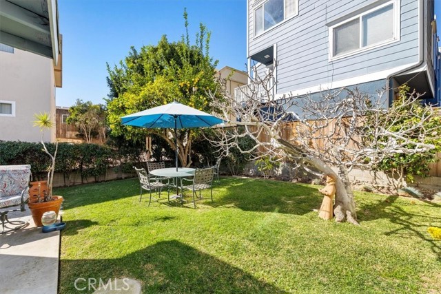 705 2nd Street, Hermosa Beach, California 90254, 3 Bedrooms Bedrooms, ,2 BathroomsBathrooms,Residential,Sold,2nd,PV22031589