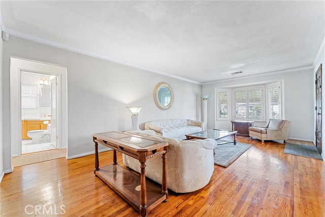 Detail Gallery Image 10 of 43 For 11004 S Van Ness Ave, Los Angeles,  CA 90047 - 2 Beds | 2 Baths