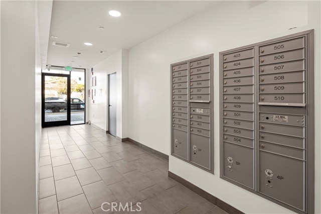 11714 Archwood Street, North Hollywood CA: https://media.crmls.org/medias/1101eecc-b3e1-499c-a4e8-eab7609ee4c7.jpg