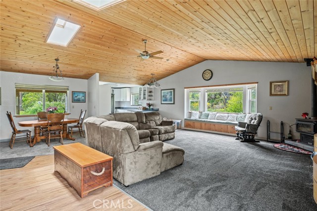 Detail Gallery Image 6 of 31 For 18520 Old Coast Hwy, Fort Bragg,  CA 95437 - 3 Beds | 2 Baths