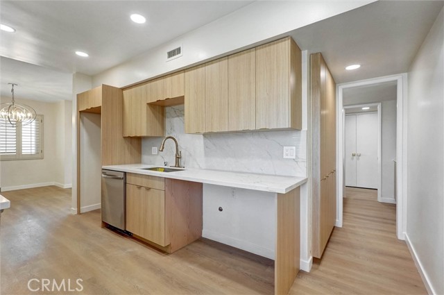 4915 Tyrone, 325 photo 20
