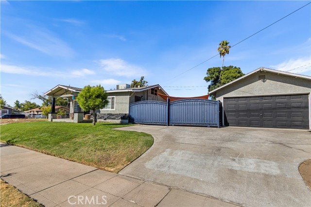 Detail Gallery Image 1 of 11 For 1247 E E Cortland Ave, Fresno,  CA 93704 - 2 Beds | 1 Baths