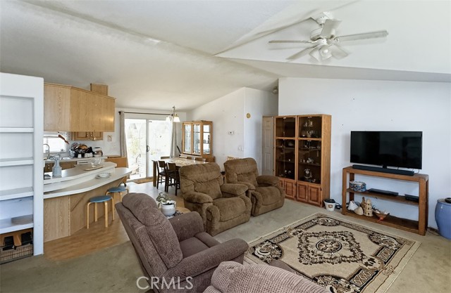 Detail Gallery Image 7 of 31 For 1895 Barkley Ranch Rd, Pinon Hills,  CA 92372 - 3 Beds | 2 Baths