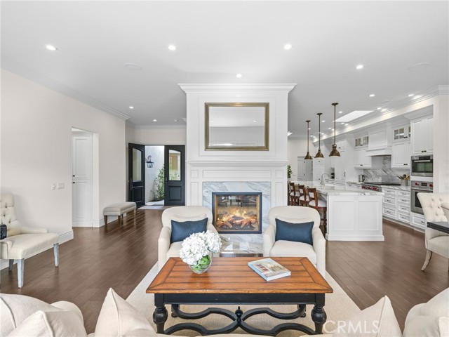 Detail Gallery Image 8 of 20 For 3 Rue Deauville, Newport Beach,  CA 92660 - 2 Beds | 2 Baths