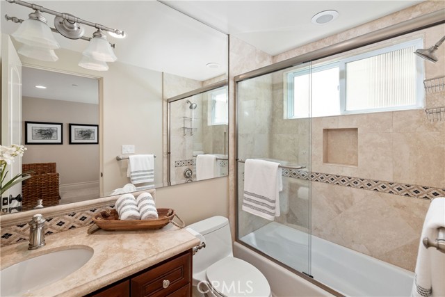 429 21st Place, Manhattan Beach, California 90266, 3 Bedrooms Bedrooms, ,3 BathroomsBathrooms,Residential,Sold,21st,SB22099322