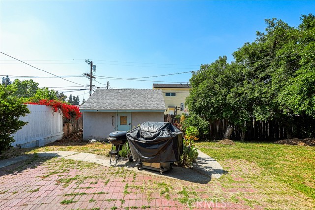 17062 San Fernando Mission Boulevard, Granada Hills CA: https://media.crmls.org/medias/1107049b-ad54-44fc-bf42-c930e30fe5fe.jpg