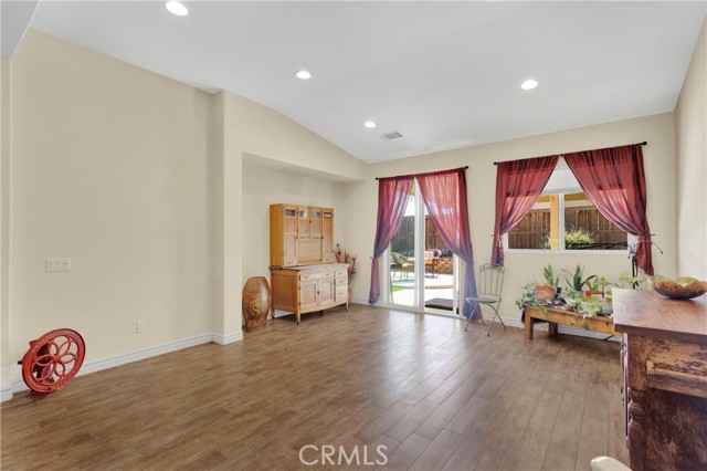 Detail Gallery Image 13 of 37 For 14077 Pearl, Hesperia,  CA 92344 - 3 Beds | 2 Baths