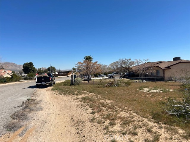 Detail Gallery Image 14 of 19 For 14998 Avon Ct, Victorville,  CA 92394 - – Beds | – Baths