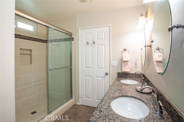 Detail Gallery Image 15 of 38 For 4470 Sapphire Ln, Oceanside,  CA 92056 - 2 Beds | 2 Baths
