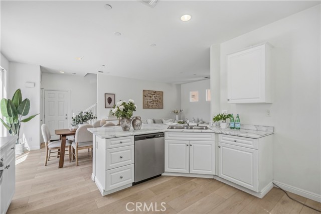 Detail Gallery Image 29 of 60 For 7038 Village, Corona,  CA 92880 - 3 Beds | 2/1 Baths