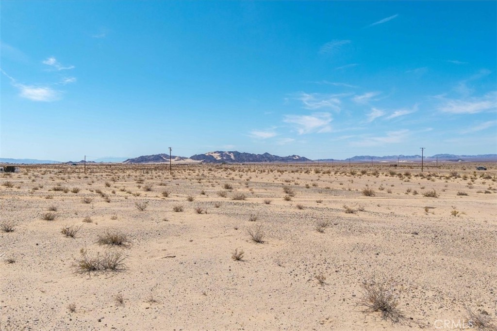 https://media.crmls.org/medias/110a0926-dc1a-482b-a835-9af1f66e91d5.jpg?preset=X-Large