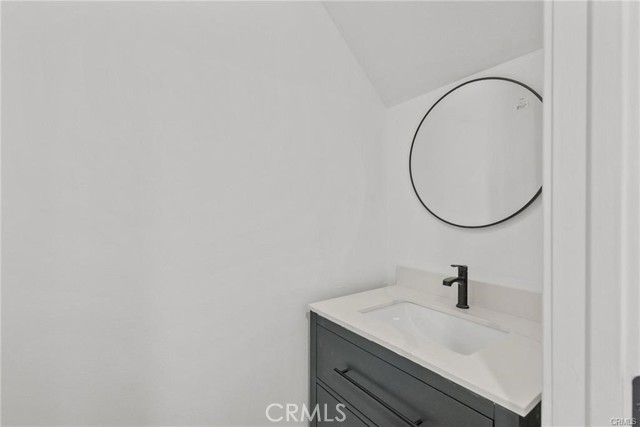 Detail Gallery Image 21 of 39 For 10500 Sunland Bld #4,  Sunland,  CA 91040 - 2 Beds | 2 Baths