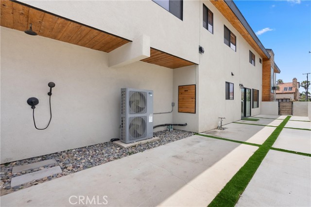 228 20th Street, Huntington Beach CA: https://media.crmls.org/medias/110ac157-d1b5-43ff-bd93-5efd06829956.jpg